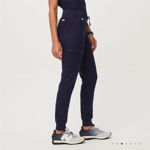 Figs Zamora Jogger Scrub Pants - color: navy, size: XXS